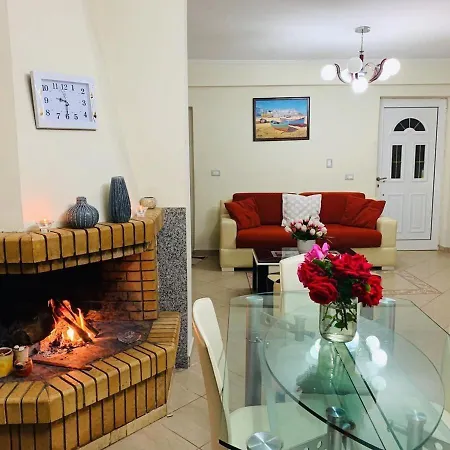 Pashos House فيير